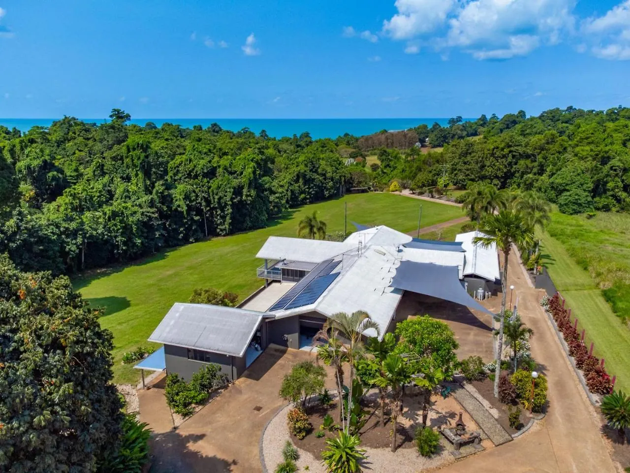 Tranquility Garden Cabin Mission Beach 0*,  Australia